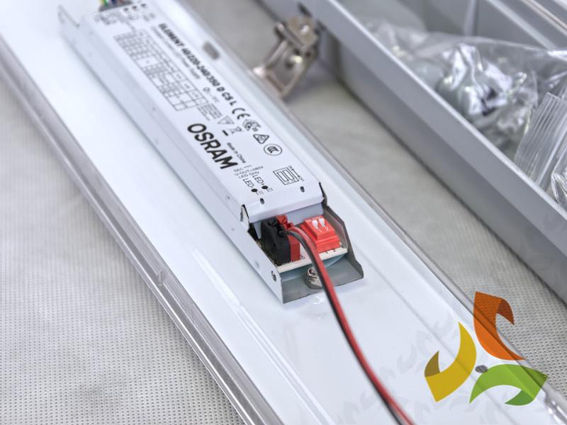 Oprawa hermetyczna LED z regulacją mocy i barwy 1200lm LED LINE RANGER 25-40W 3000-5000K 120-140LM/W IP66 470683 LED LINE-2